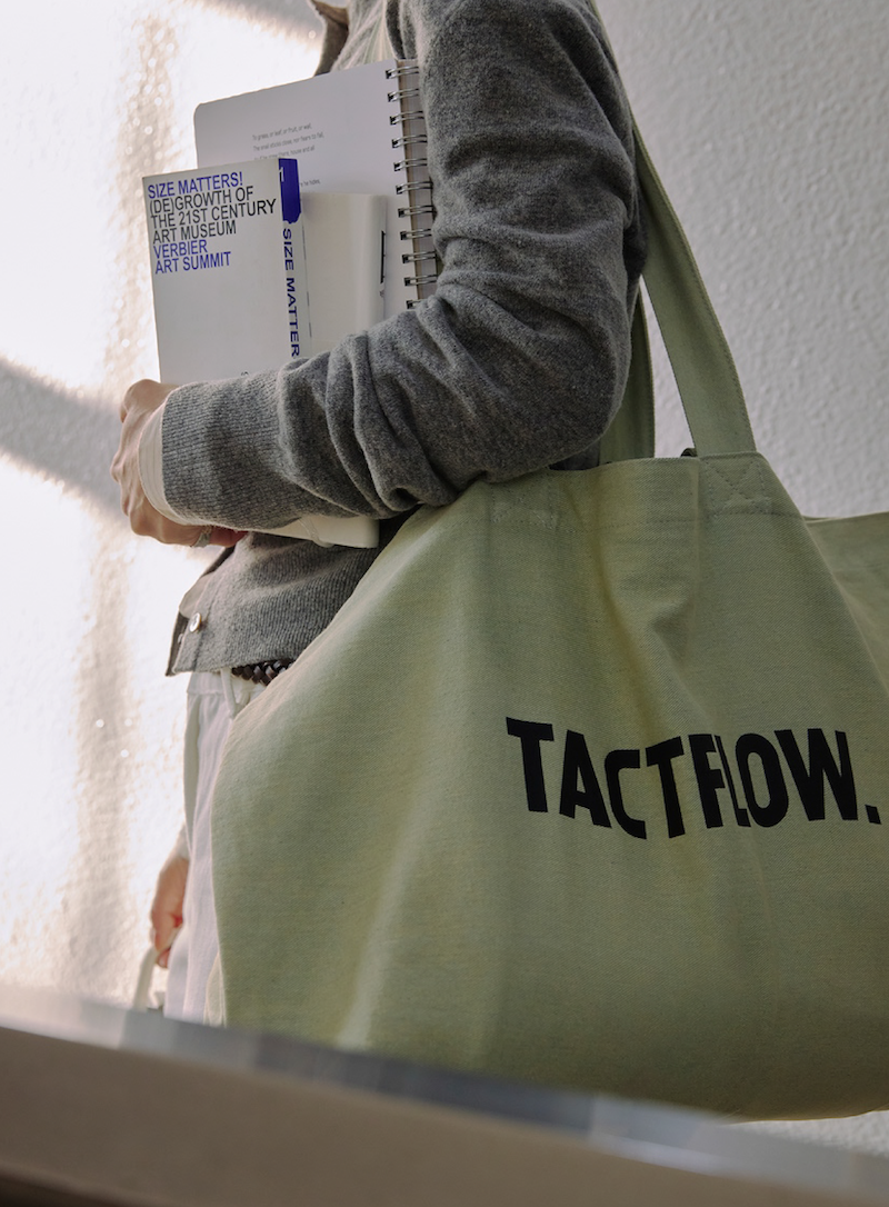 TACTFLOW กระเป๋าผ้า Daily Tote Bag (Size L) รุ่น TFF110